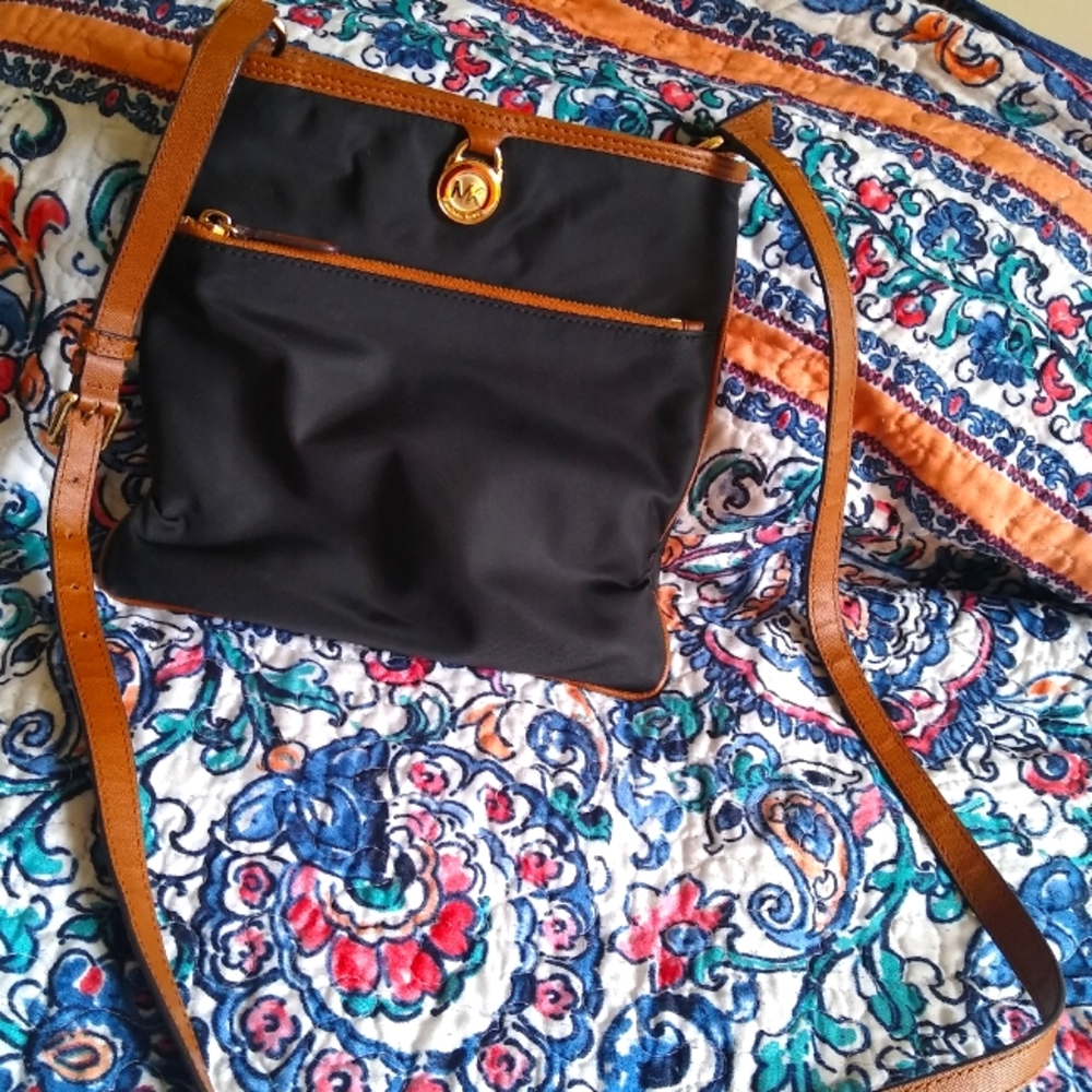 Michael kors crossbody